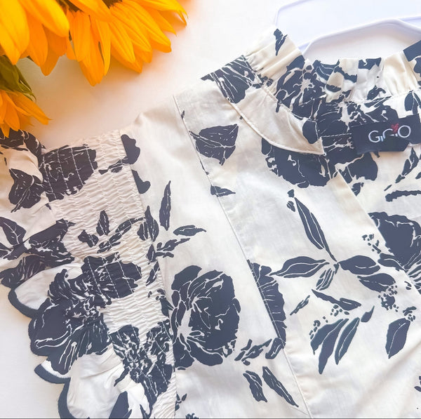 Black & White Floral Print Scallop Trim Detail Open Split Neck Short Sleeve Top