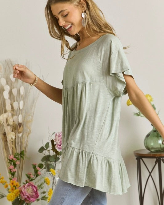 Plus Size Solid Green Round Neck Tiered Short Sleeve Tunic Top