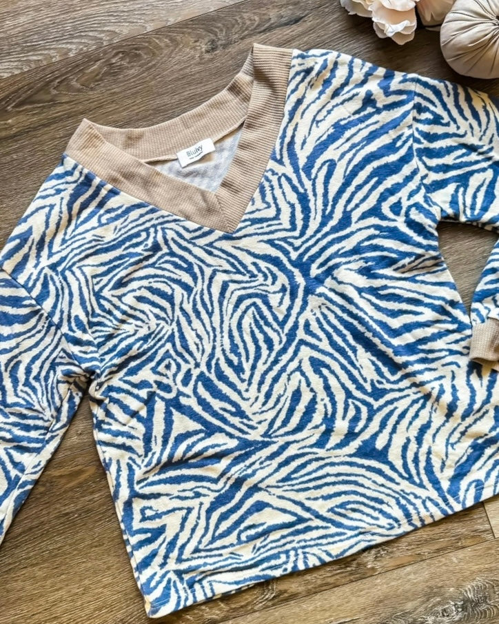 Blue & Off White Zebra Animal Print Vneck Light Knit Sweater Top