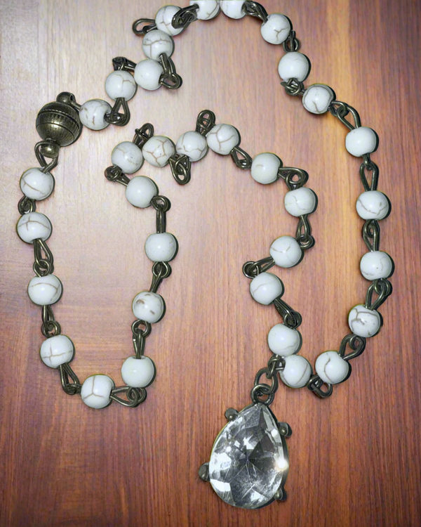 Neutral White Tone Beads with Crystal Pendant Short Necklace