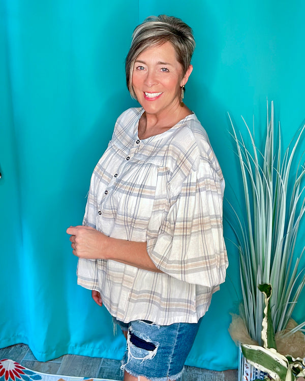 White w/Blue & Tan Large Plaid Print Yarn Dyed Yoke Shirred Loose Button Up 3/4 Sleeve Top