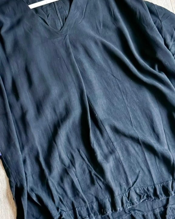 Plus Size Black Linen Blend VNeck Frayed Edge Hi/Lo Bell Sleeve Top