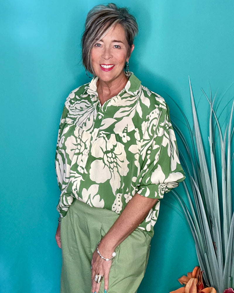 Green & Cream Box Cut Floral Print Button Down 3/4 Cuff Dolman Sleeve Collared Blouse