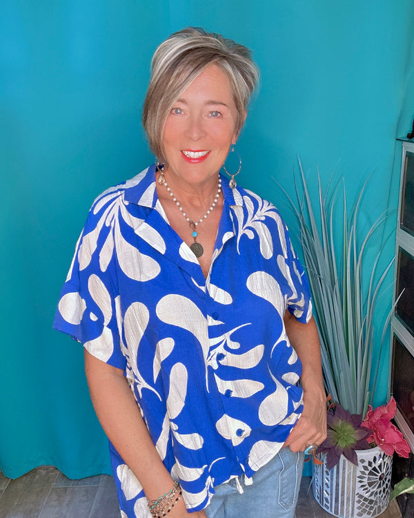 Blue & White 3/4 Flare Button Down Collared Top
