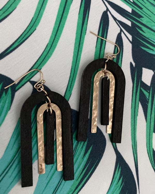 Black or Brown 3D U Shape Dangle Earrings