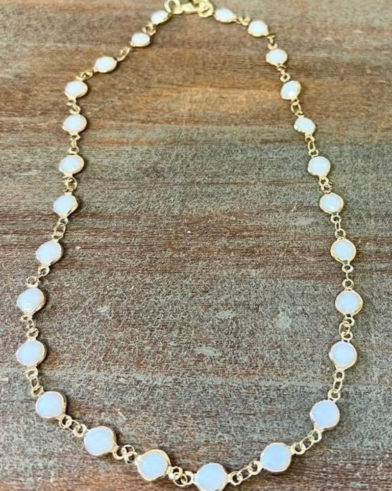 Choker Style White Bead Surroud in Gold Tone Necklace