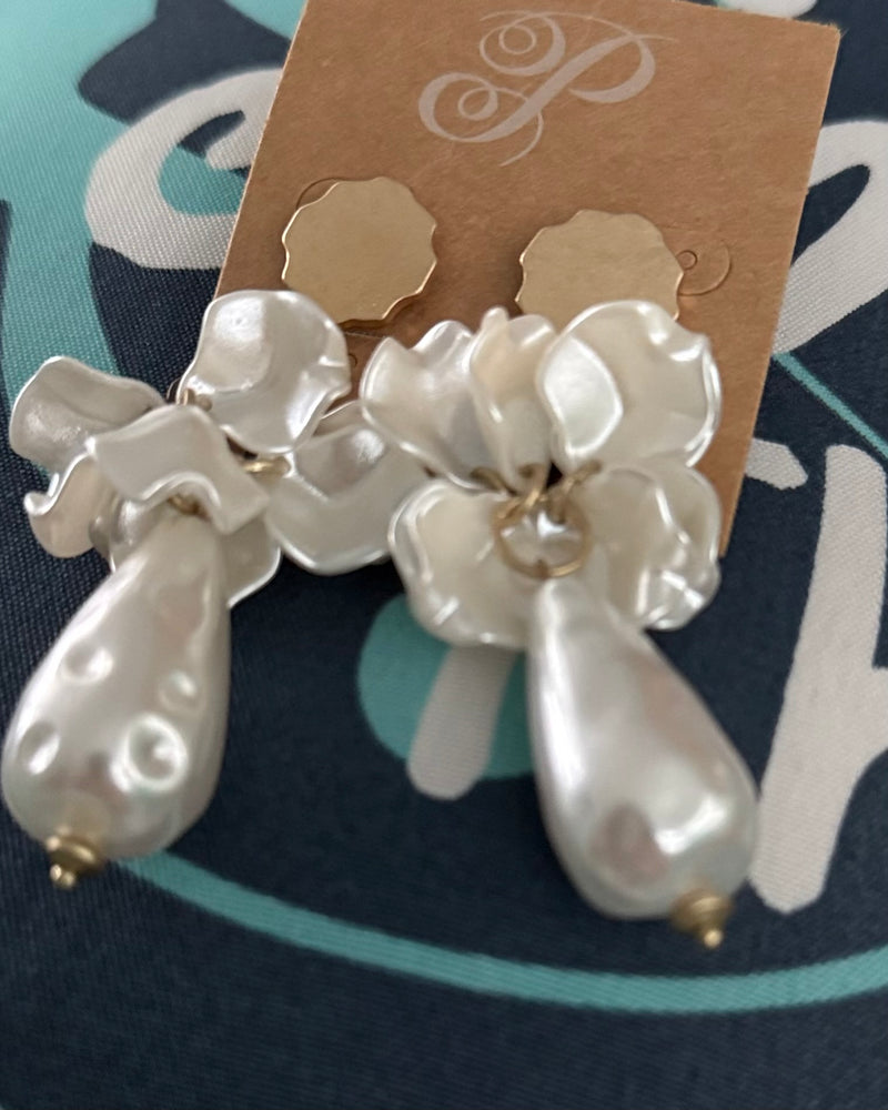 White Pearl Teardrop Cluster Dangle Earrings