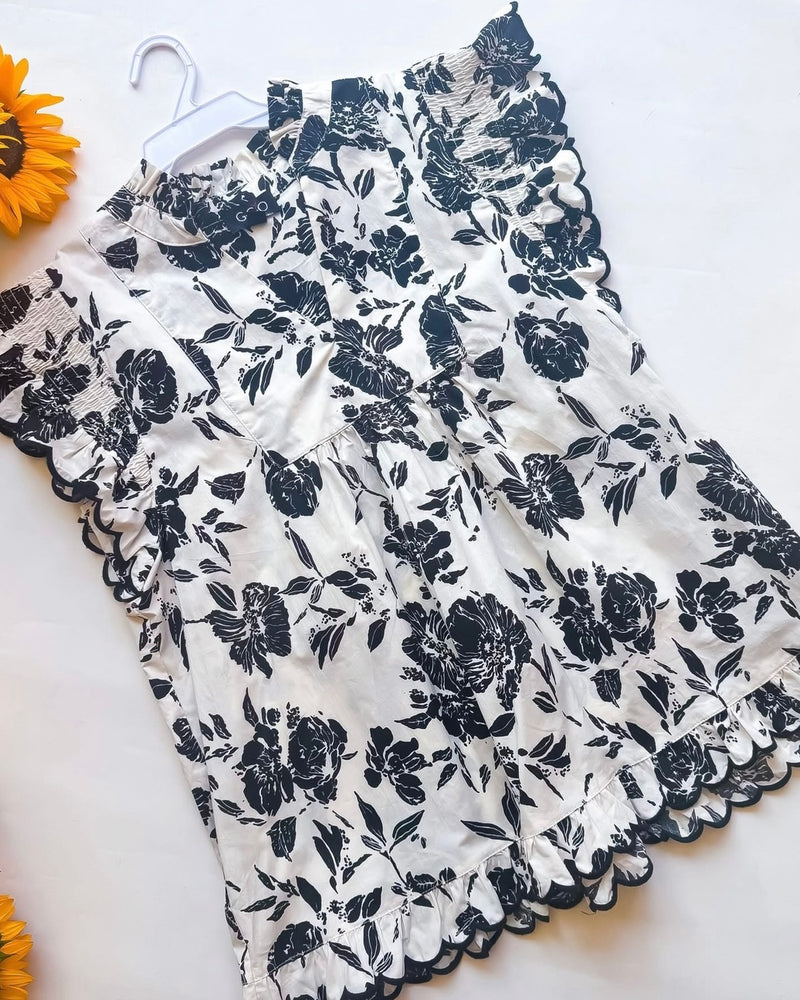 Black & White Floral Print Scallop Trim Detail Open Split Neck Short Sleeve Top