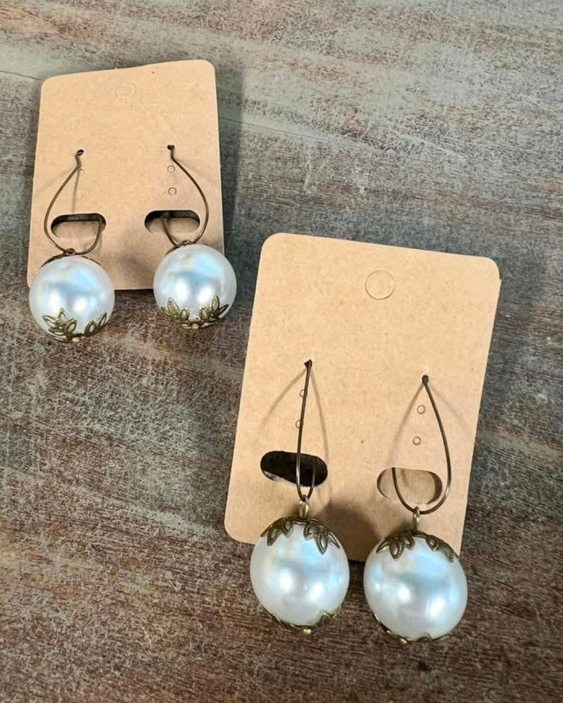 Wire Teardrop Oval Dangle w/Round Faux Pearl Earring