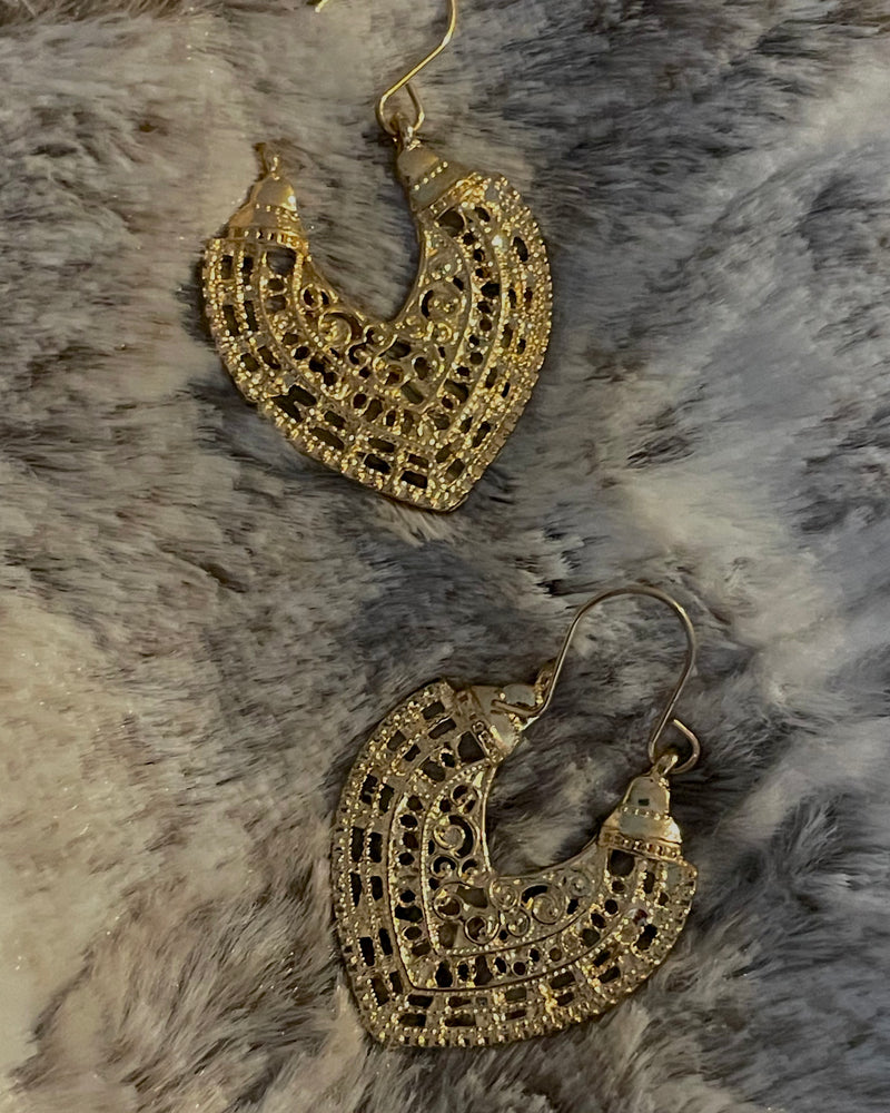 Gold tone heart shape Valentine  dangle earrings